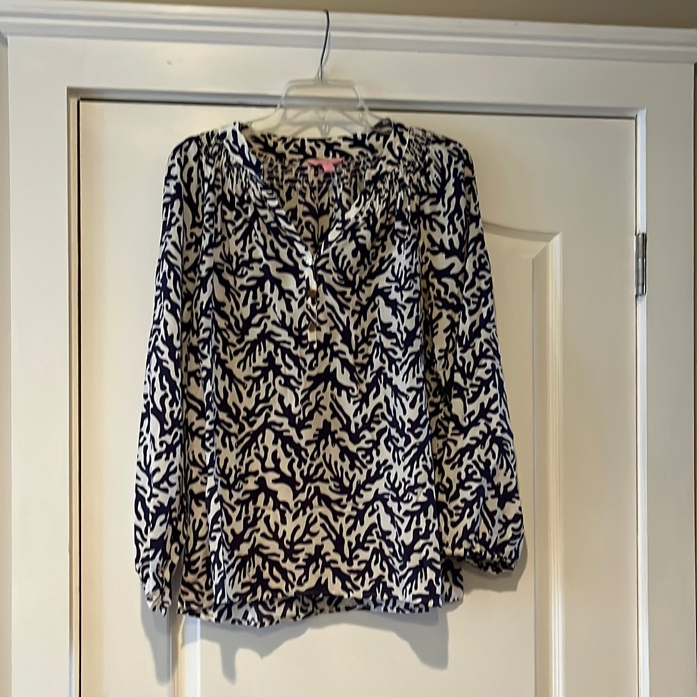 Lilly Pulitzer M Blue White Top
